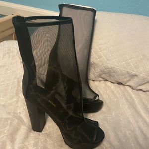 Platform mesh black heels